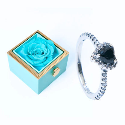 Eternal Rose Box i czarny pierścionek z wiecznym sercem
