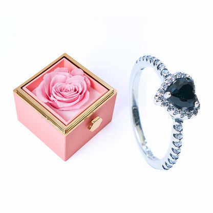 Eternal Rose Box i czarny pierścionek z wiecznym sercem